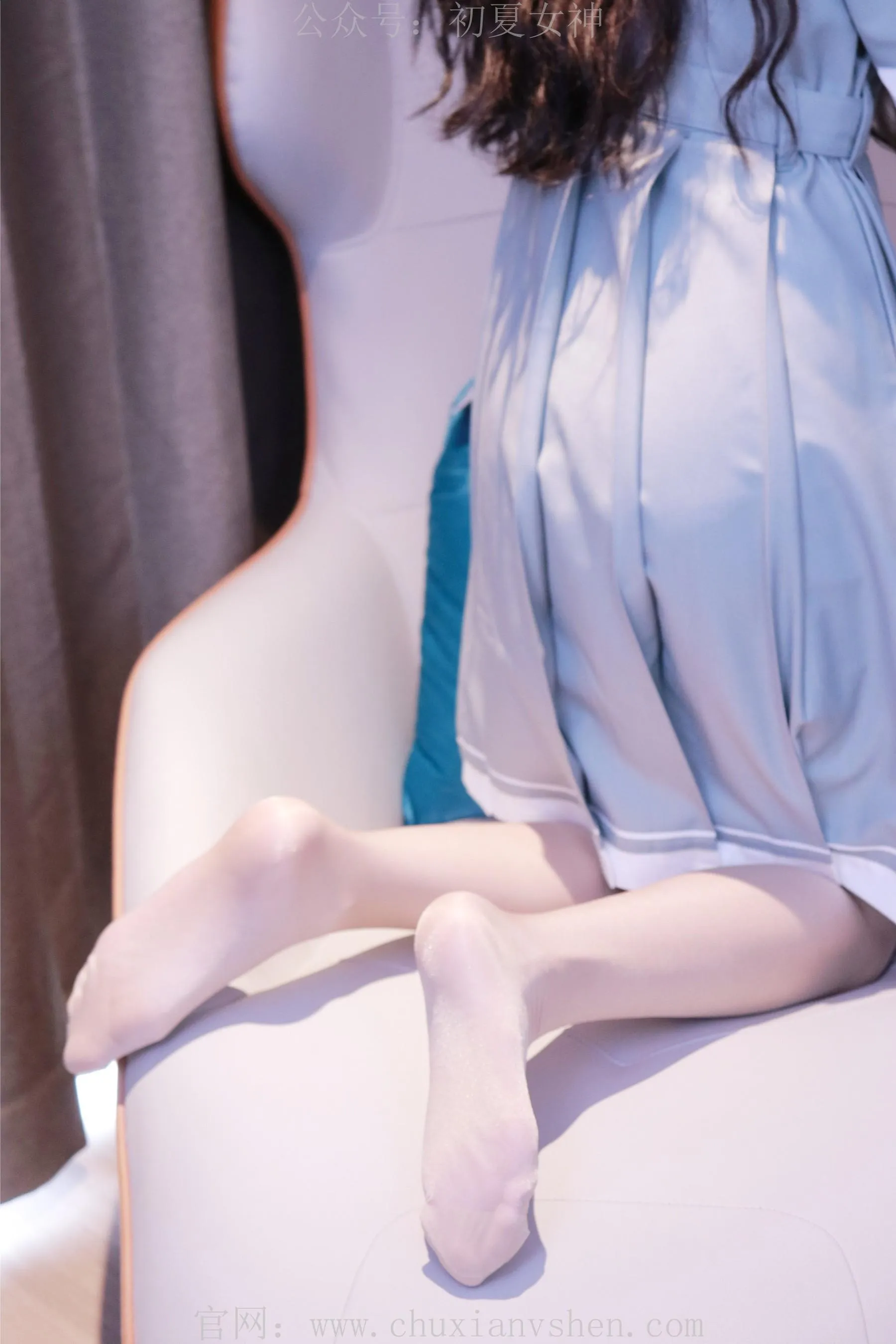 初夏女神 NO.008 雪糕 浅蓝色JK裙搭配小白鞋 [135P]插图2